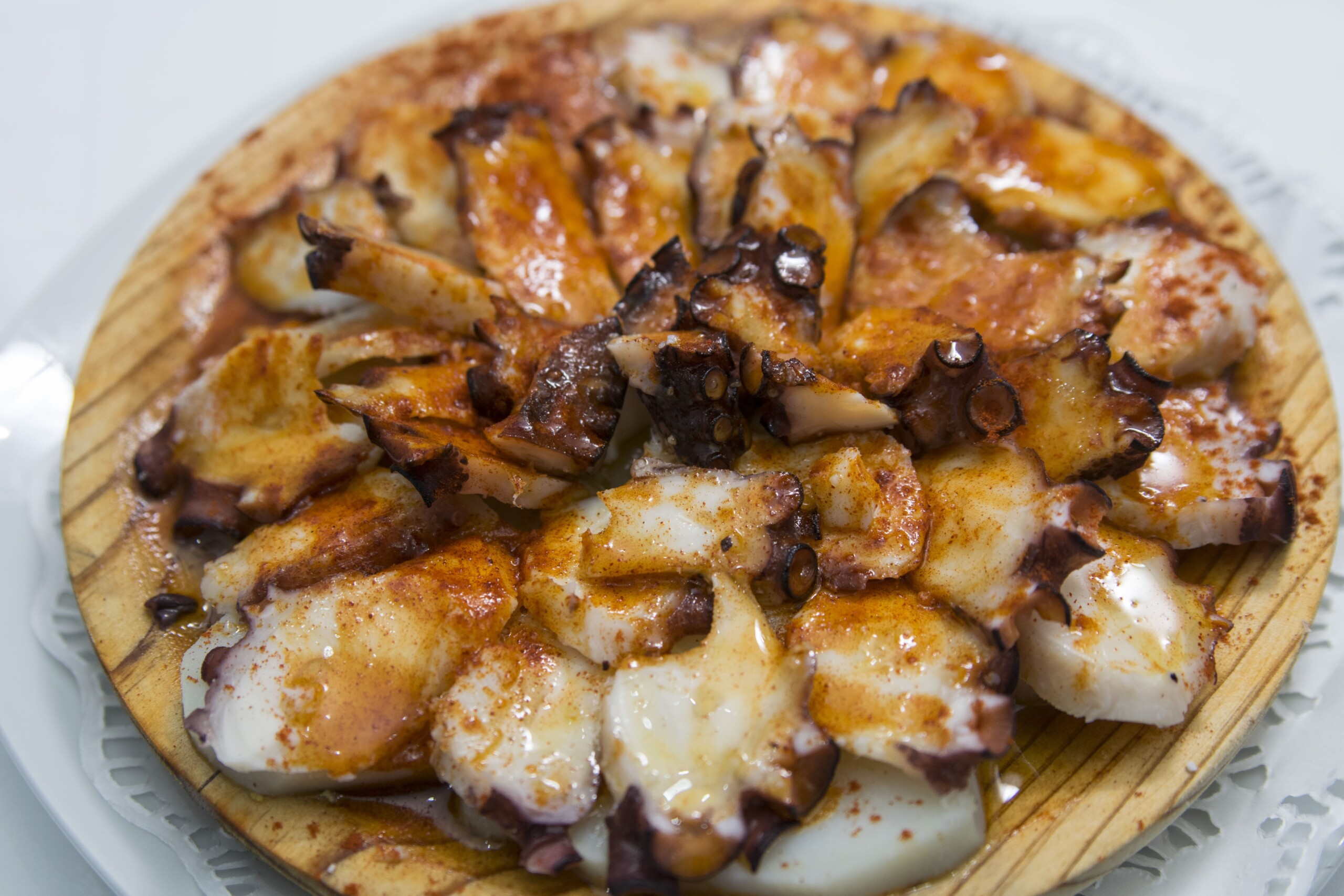 PULPO-PLATOS-CASEROS-FREIDURIA-MARISQUERIA-RESTAURANTE-LA-CARIHUELA